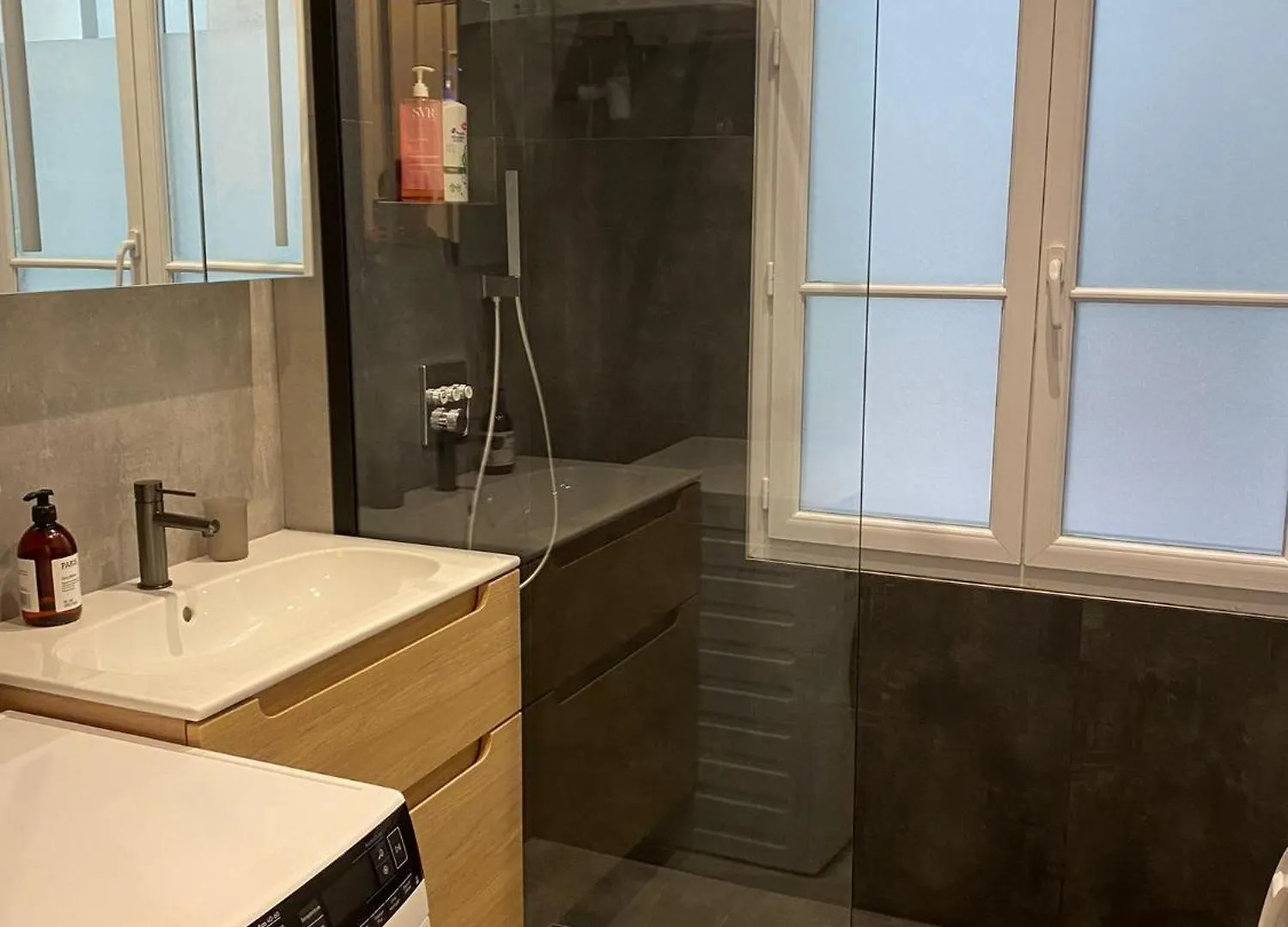 2 Bedroom With Spacious Terrace Minutes From Champs Elysees 파리 0*,