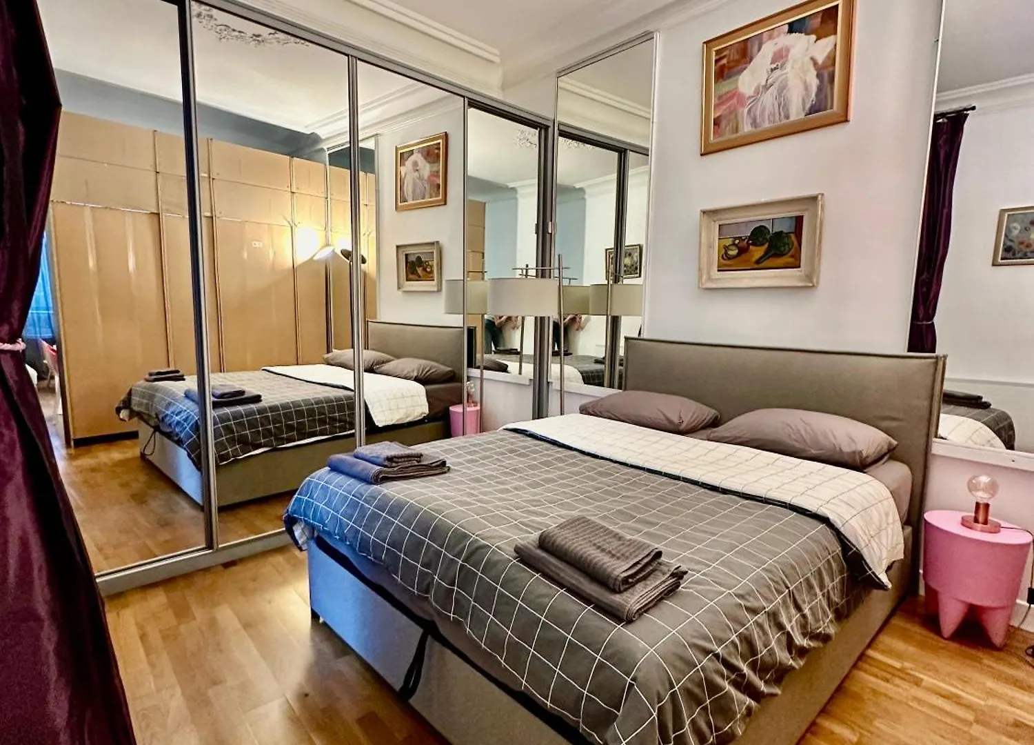 아파트 2 Bedroom With Spacious Terrace Minutes From Champs Elysees 파리 프랑스